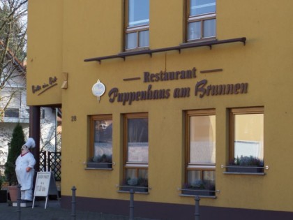 Photo: Puppenhaus am Brunnen